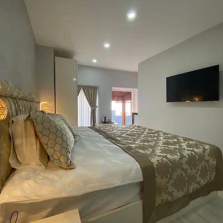 Szálloda Siva Pera & 3*